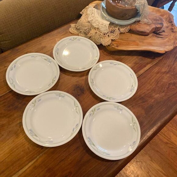 Dinnerware - Picture 1 of 1